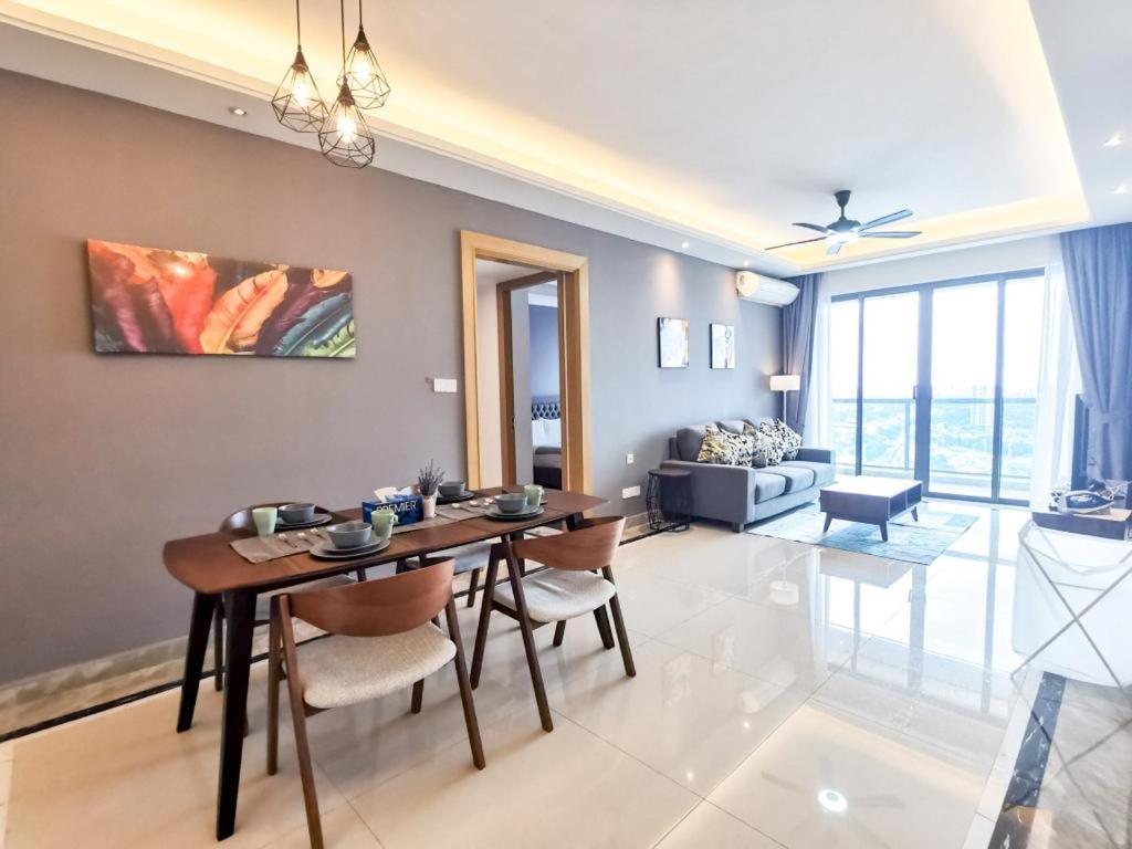 R&F Princess Cove Ciq Premium Sea & City View Suites By Neo Johor Bahru Exterior photo